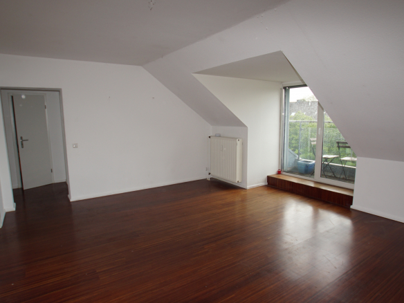 -VERKAUFT- Im Herzen von Meerbusch-Büderich Lichtdurchflutete 2 Zimmer DG-Wohnung (bezugsfrei)