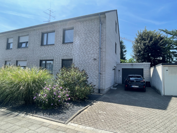 Meerbusch Büderich – Doppelhaushälfte mit riesigem Platzangebot