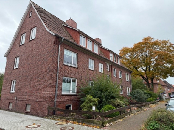 Hansestadt Stade: Investoren aufgepasst!Liebevoll Modernisiertes Mehrfamilienhausmit zwei weiteren Baugrundstücken