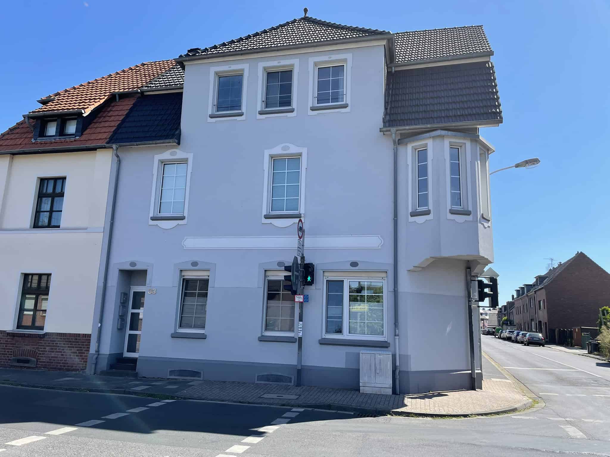 IMG_0255 Top gepflegter Altbau mit 3 vermietetenWohneinheiten in Tönisvorst!
