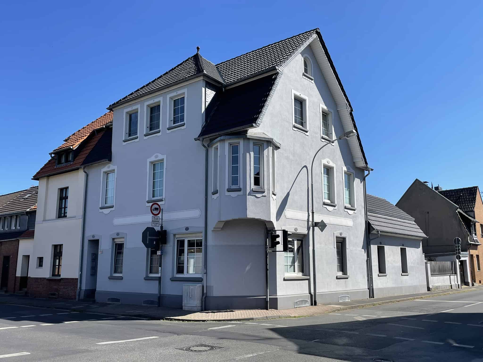 IMG_0257 Top gepflegter Altbau mit 3 vermietetenWohneinheiten in Tönisvorst!